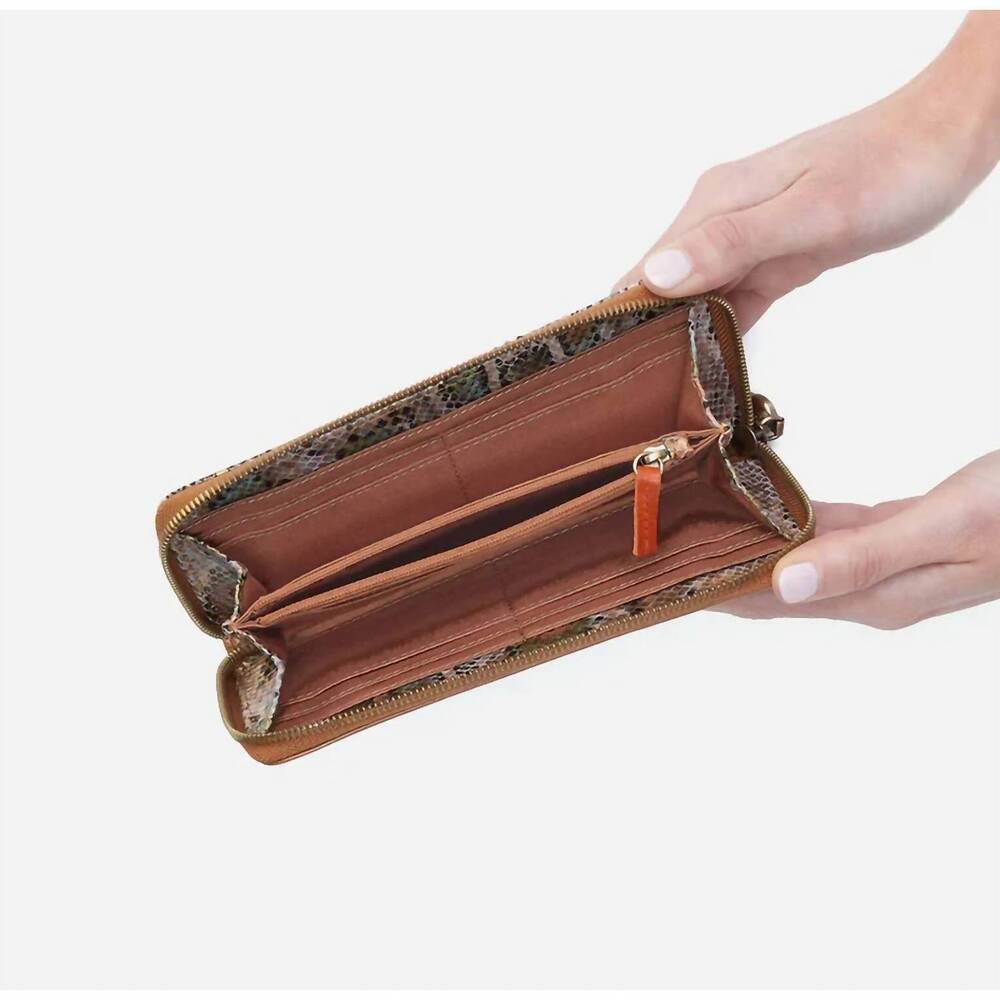 NEW HOBO women's max large zip around wallet in natural - Picture 2 of 2